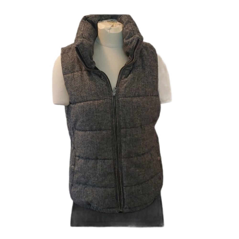 Old  Navy Black Puffer Vest